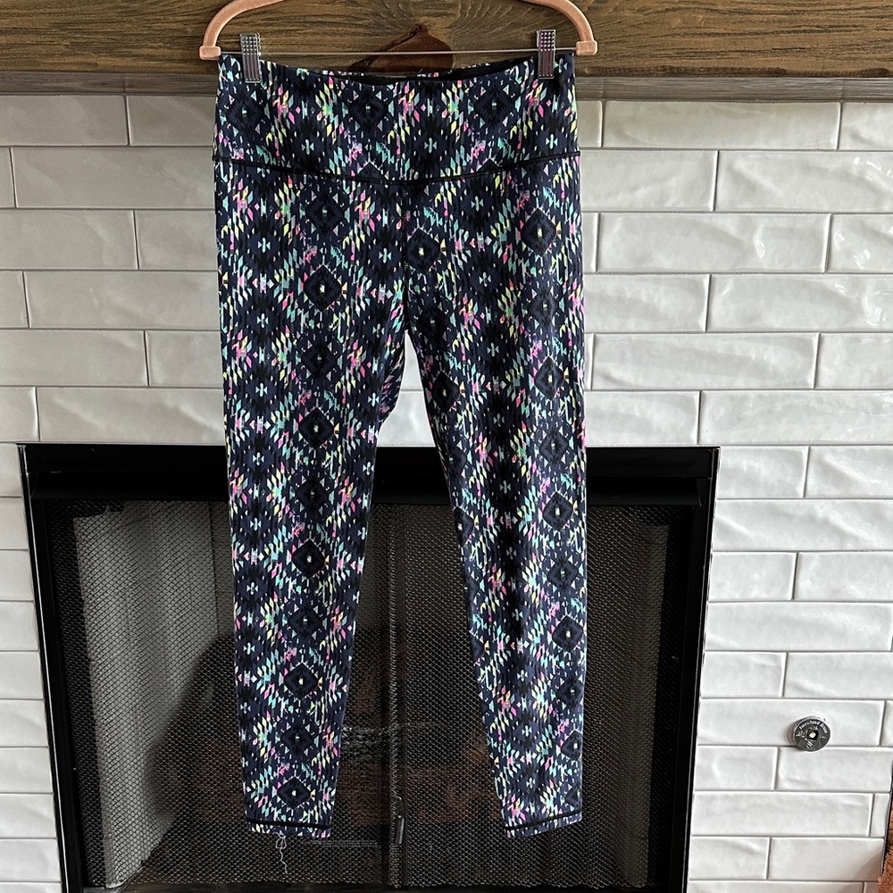 Victoria’s Secret Sports Colorful Multi-Patterned Leggings Size Large